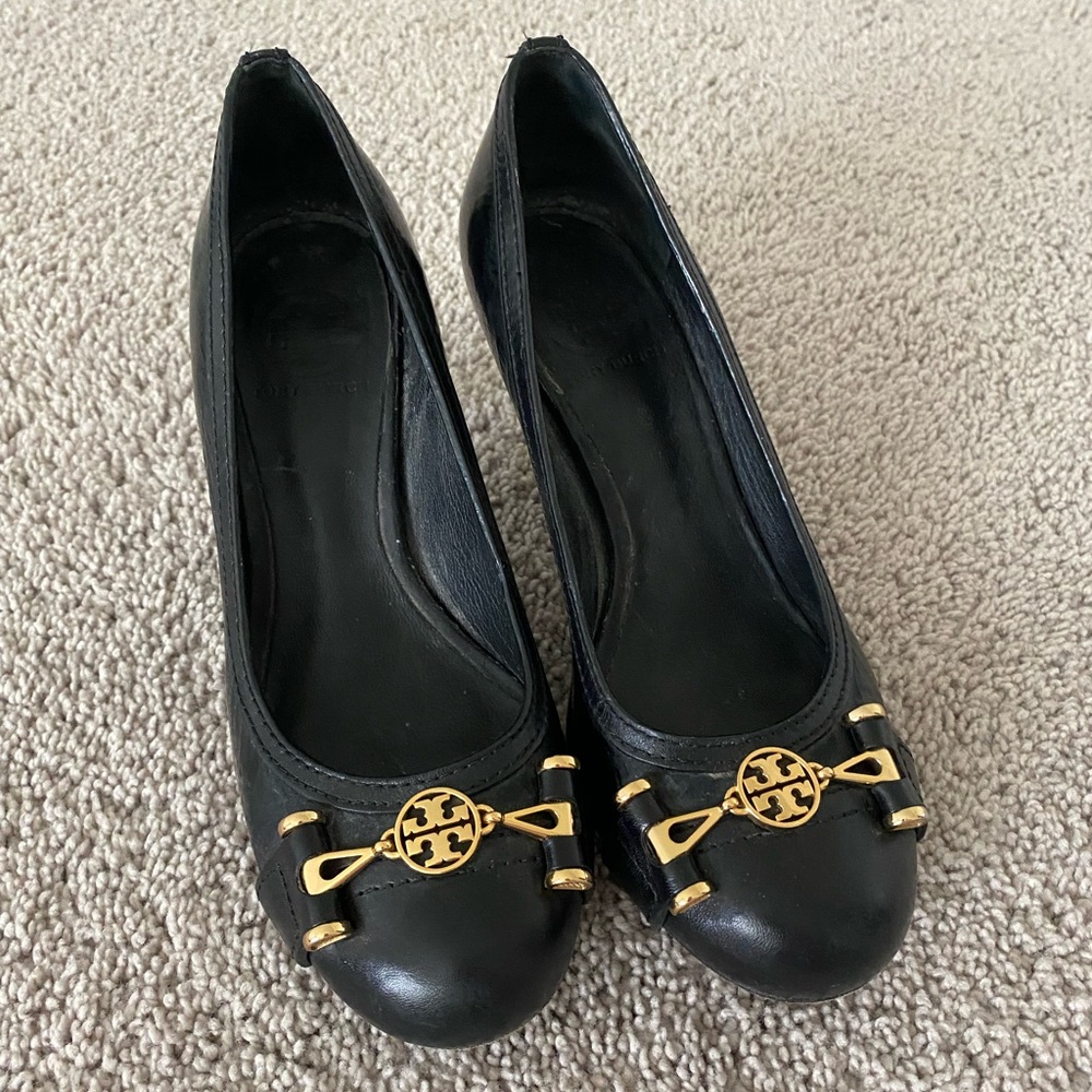 Tory Burch black kitten heel - Size 6